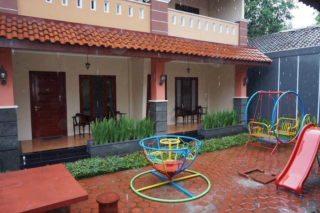 3C Familia Residence Yogyakarta Exterior photo